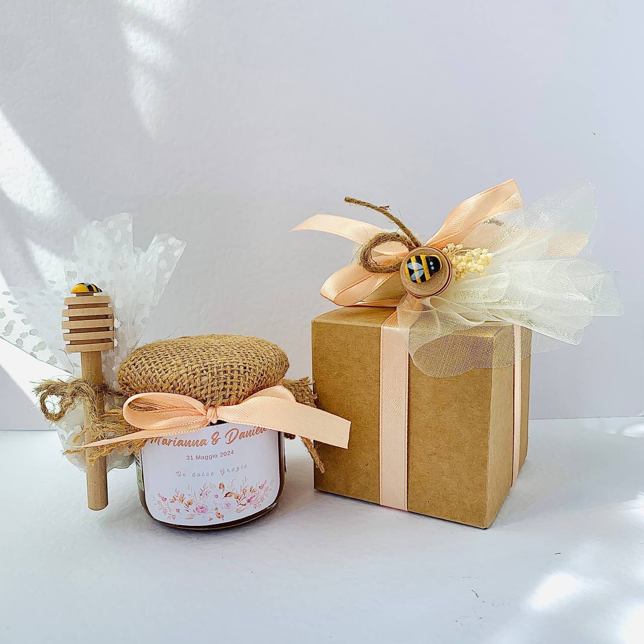 Wedding Favor Jar of artisanal wildflower honey 50 gr-140gr-250 gr, peach color, customizable label