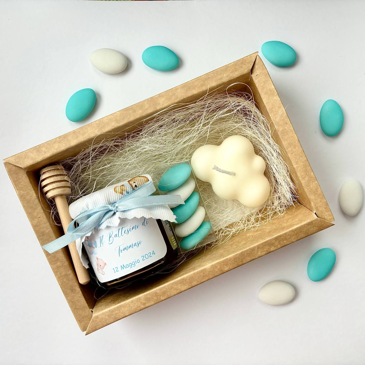 Baptism favor box with 140 gr honey and scented cloud candle