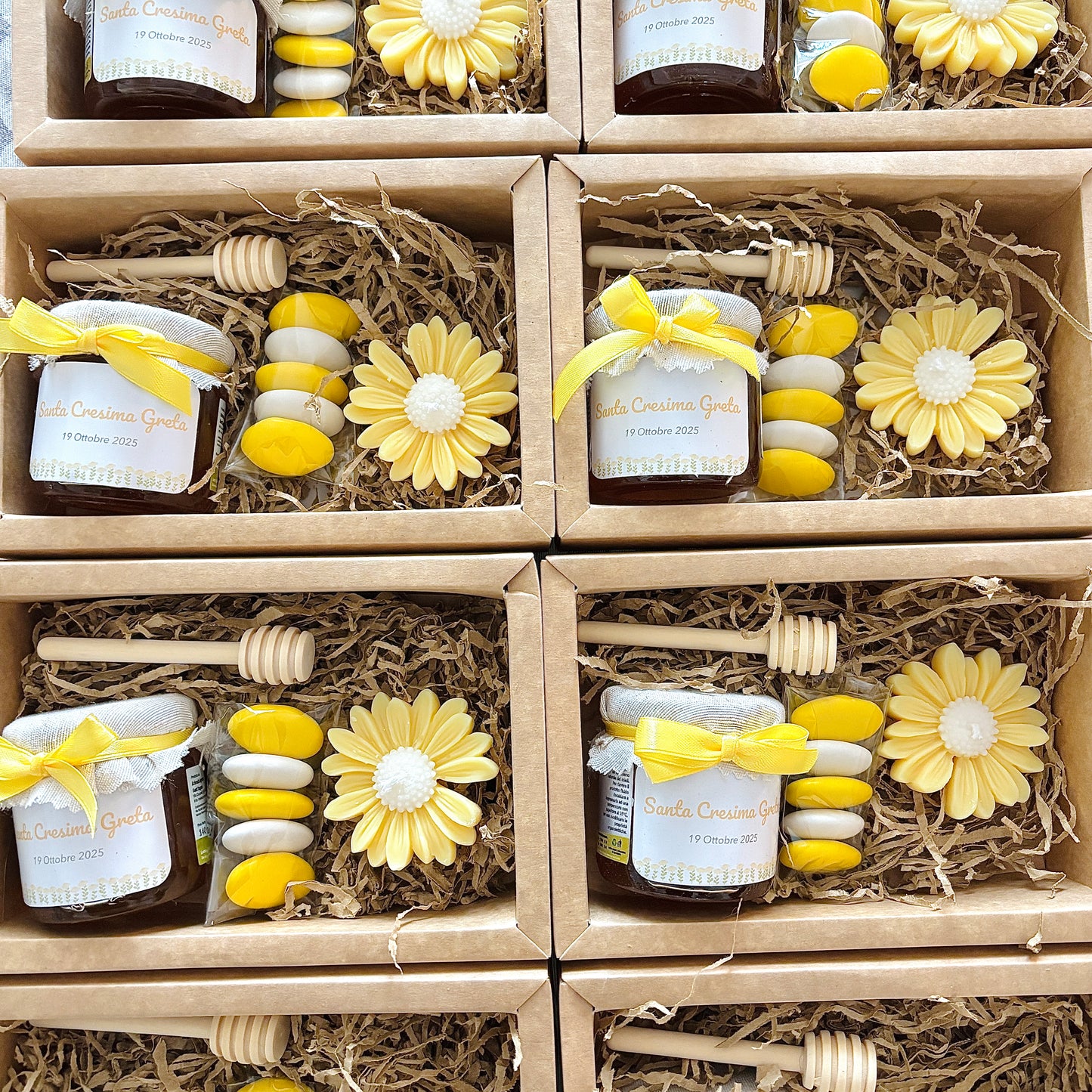 Baptism favor box with 140 gr honey and scented cloud candle