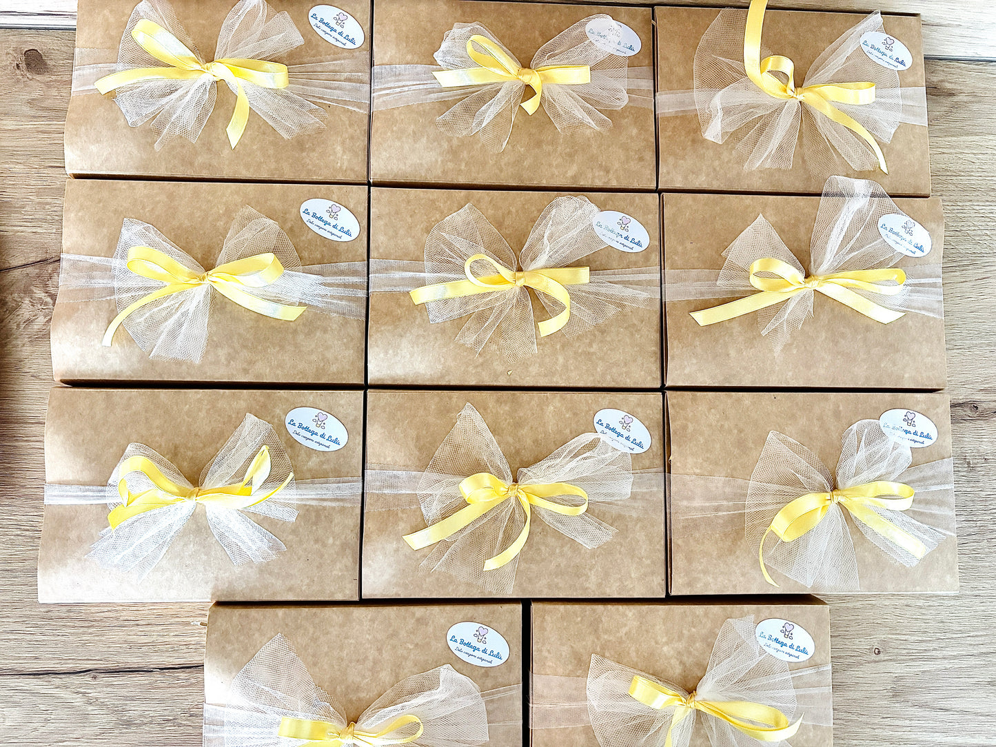 Baptism favor box with 140 gr honey and scented cloud candle