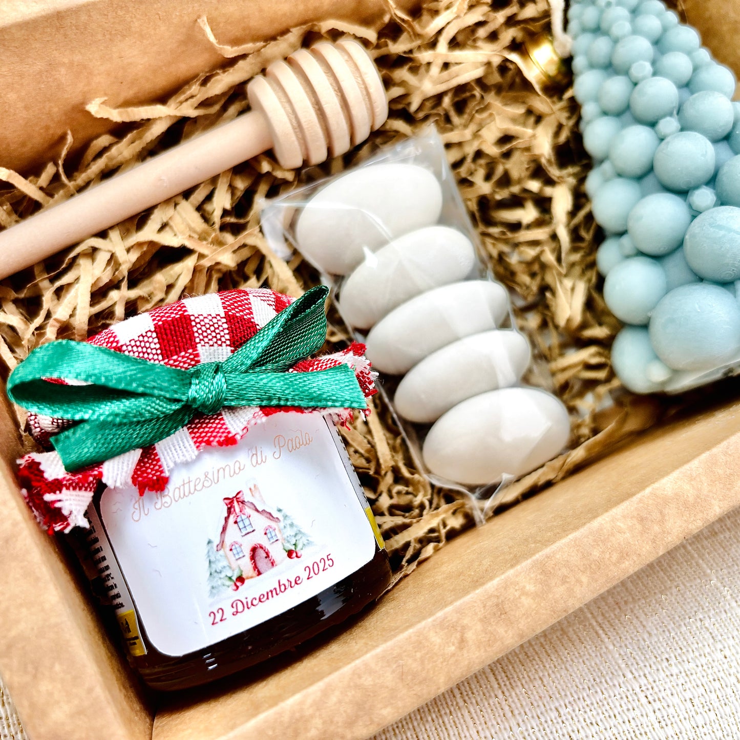 Baptism favor box with 140 gr honey and scented cloud candle