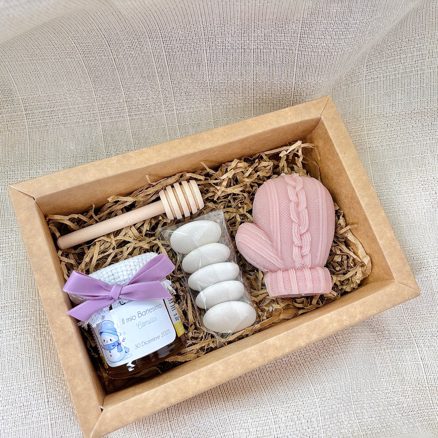 Baptism favor box with 140 gr honey and scented cloud candle