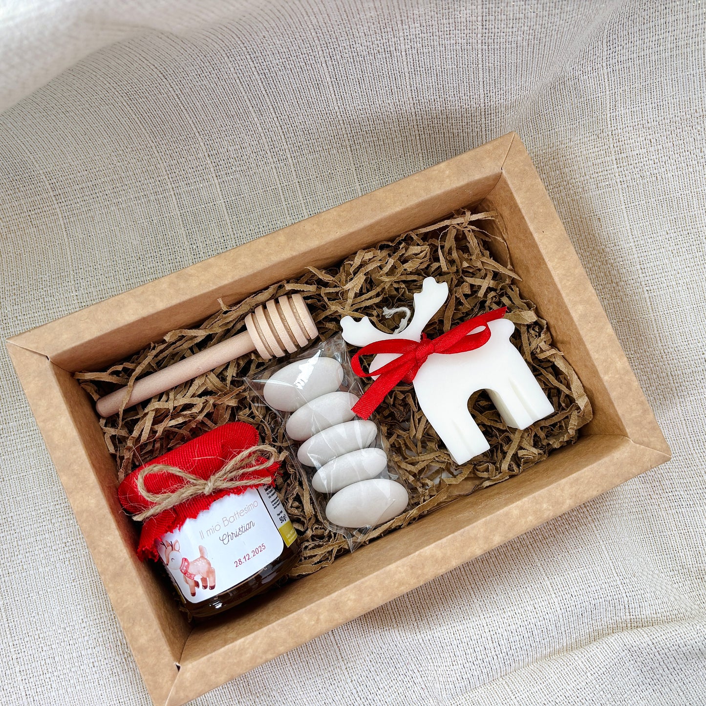 Baptism favor box with 140 gr honey and scented cloud candle