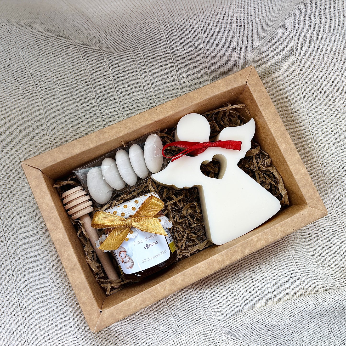 Baptism favor box with 140 gr honey and scented cloud candle