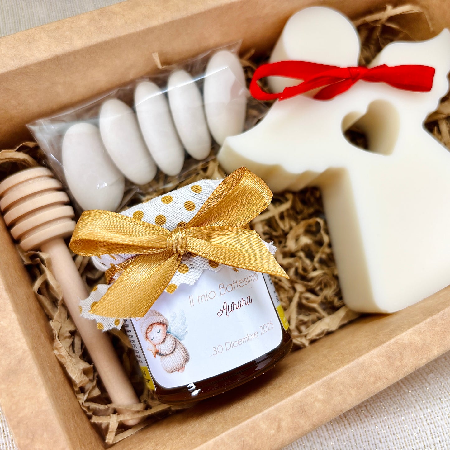 Baptism favor box with 140 gr honey and scented cloud candle
