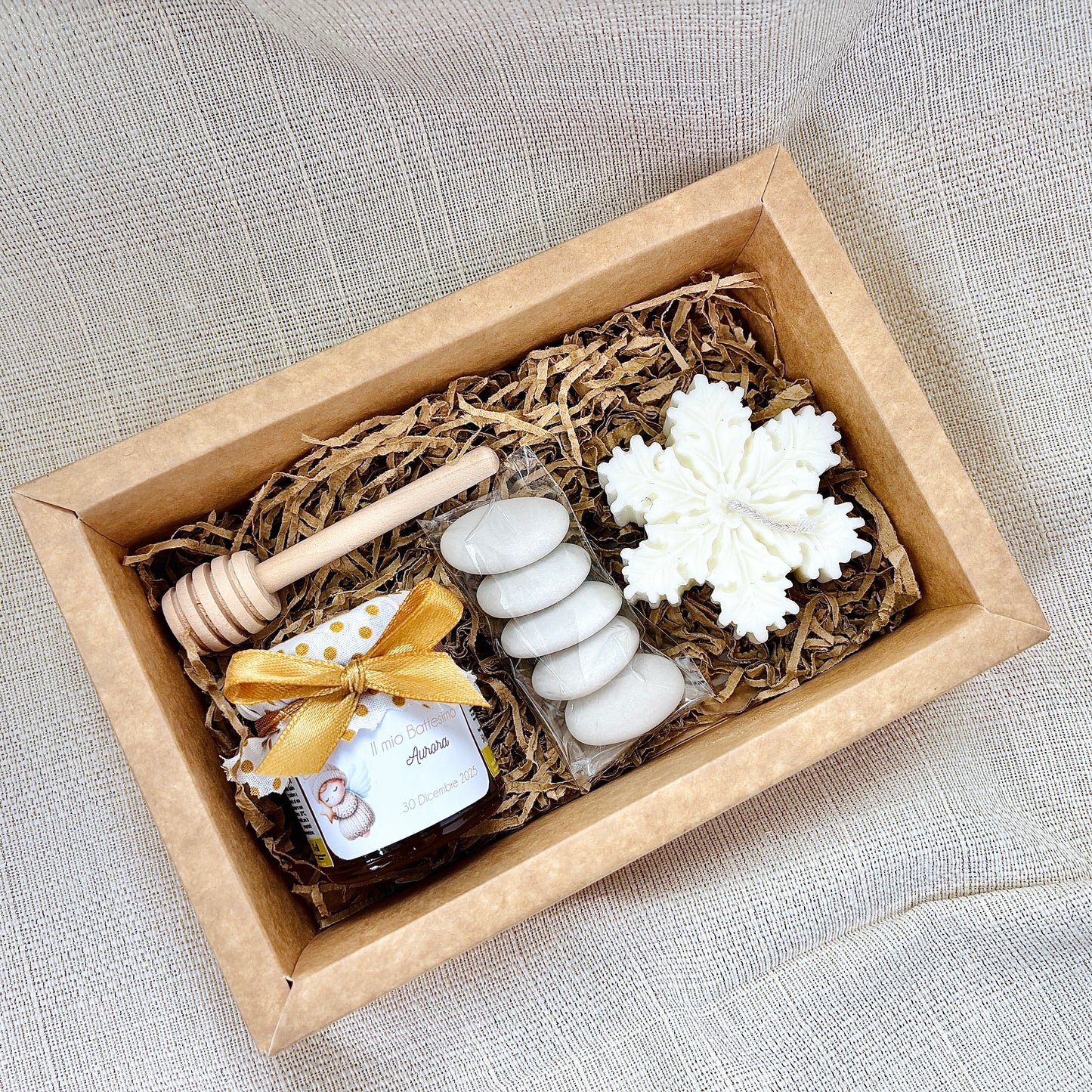 Baptism favor box with 140 gr honey and scented cloud candle