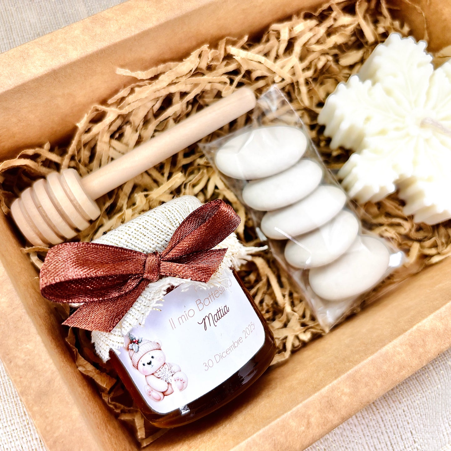 Baptism favor box with 140 gr honey and scented cloud candle