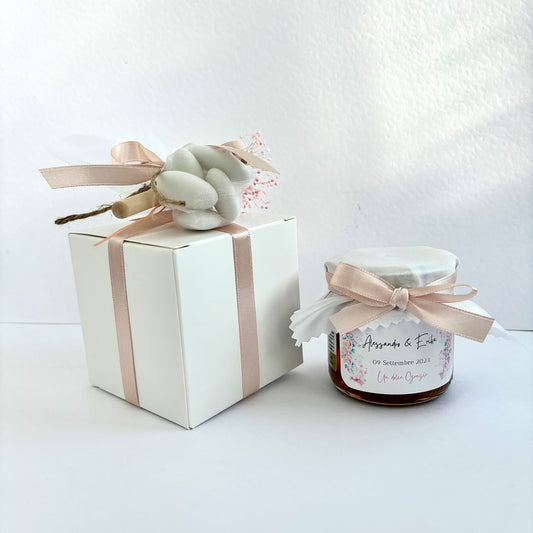 Wedding Favor Jar of artisanal wildflower honey 50 gr-140gr-250 gr, white and antique pink color, customizable label