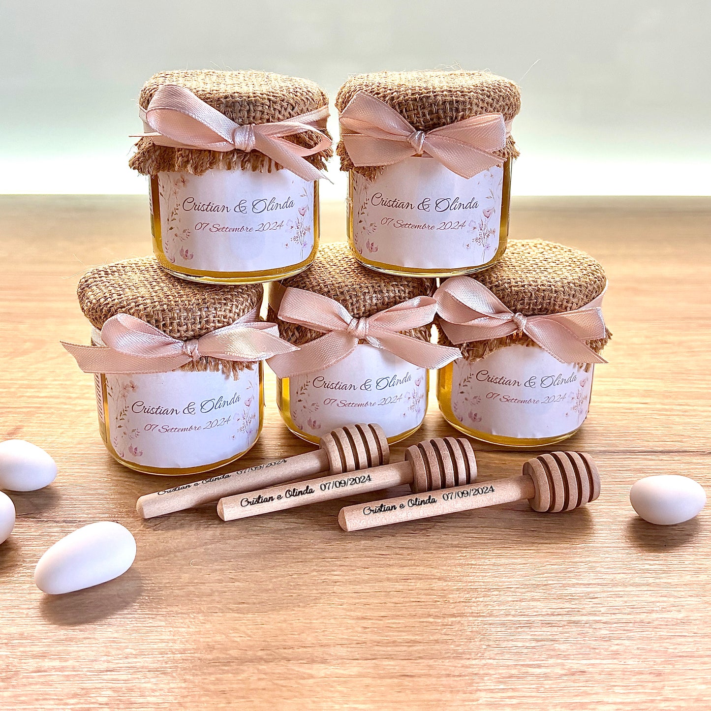 Wedding Favor Jar of artisanal wildflower honey 50 gr-140gr-250 gr, white and antique pink color, customizable label