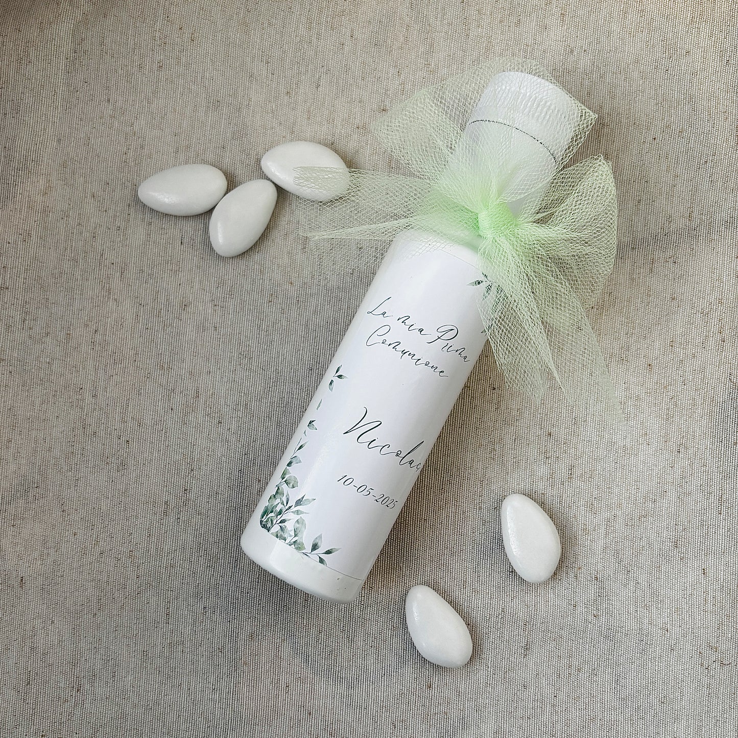Bomboniera Bottiglietta in vetro Bianca con Olio EVO Pugliese da 100 ml con etichetta personalizzabile con confetti