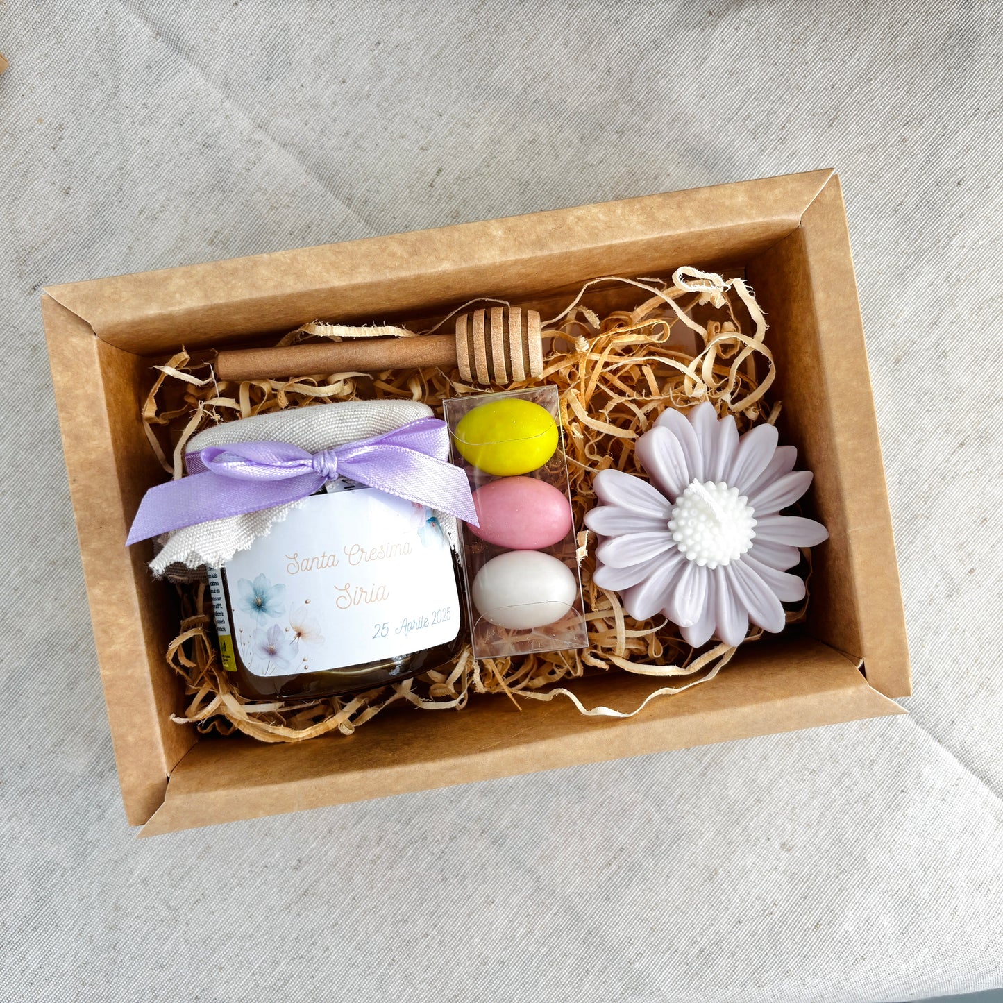 Baptism favor box with 140 gr honey and scented cloud candle