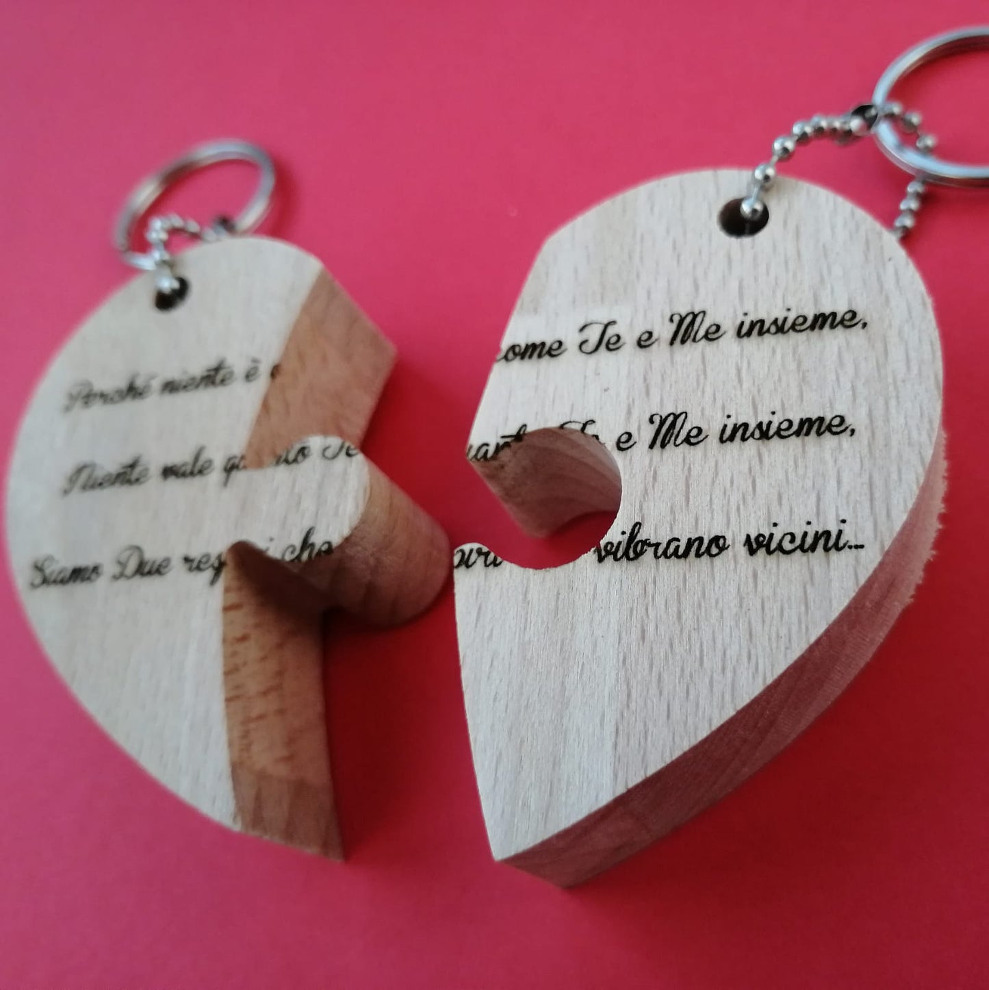 Porte-clés couple pour la Saint-Valentin, cœurs imbriqués en bois de hêtre