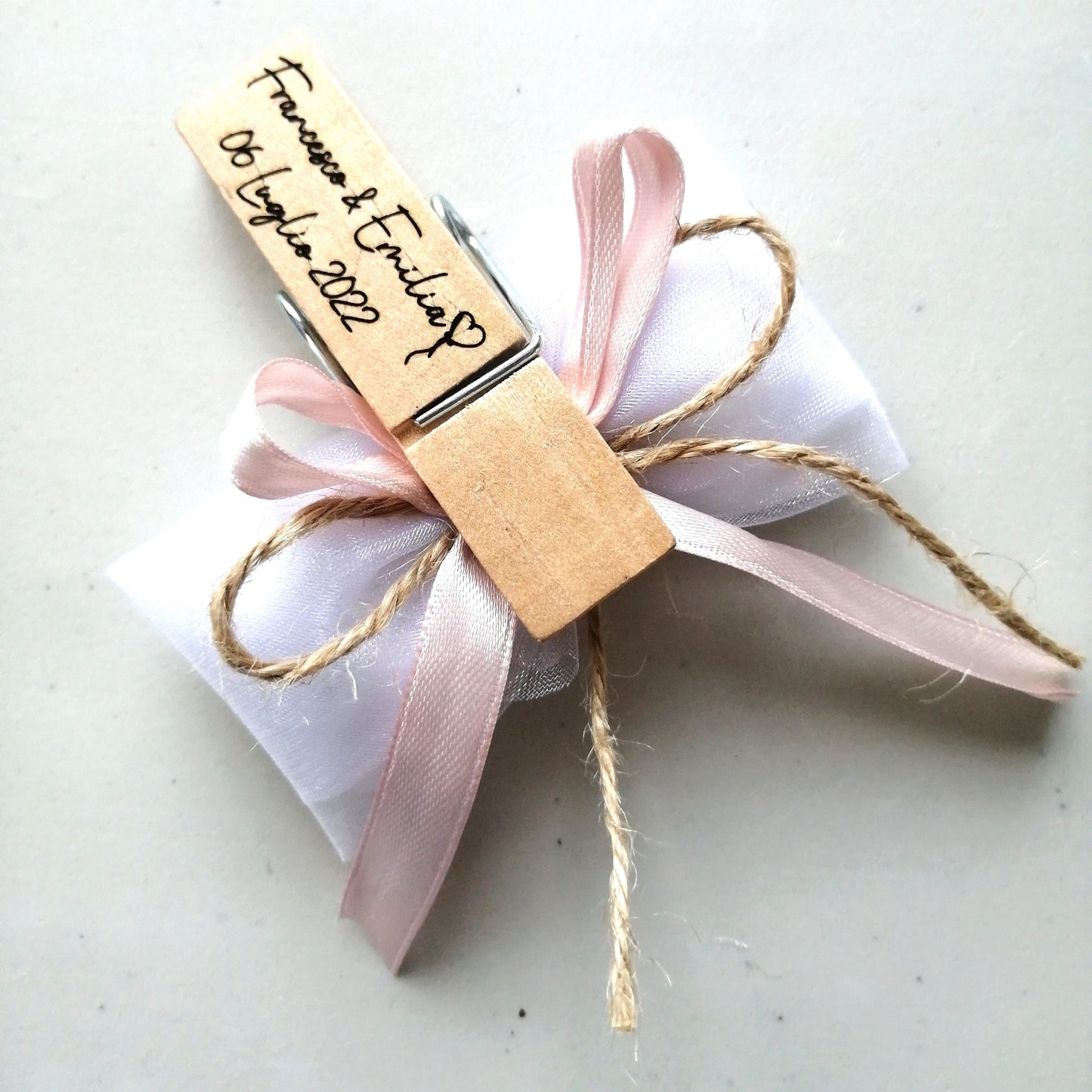 Wedding favor Wooden clothespin with engraving of the newlyweds. Wedding confetti. Married confetti