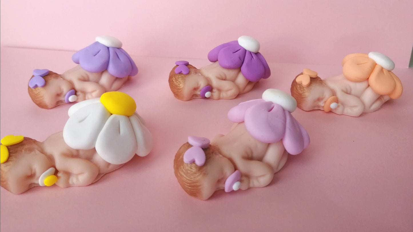 Bonbonnière de baptême pour nouveau-né bébé fille en fimo avec fleur personnalisable