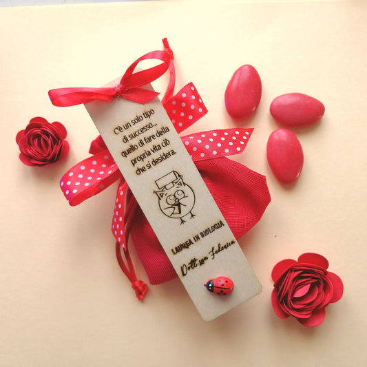 Elegant favor GRADUATION WOODEN BOOKMARK with personalized engraving size 12cm x 3cm
