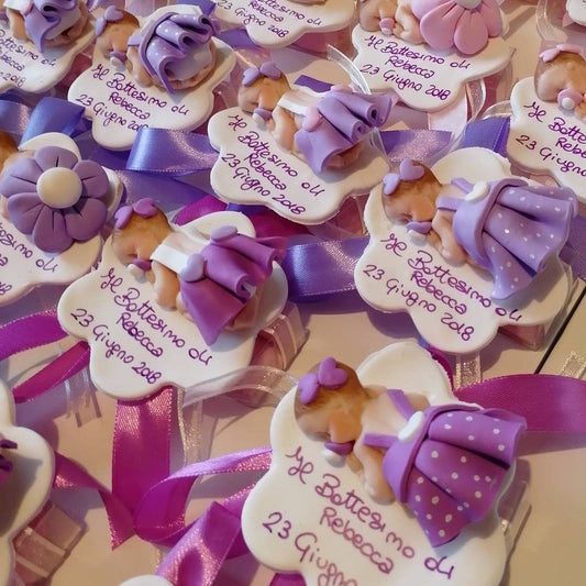 Birth/baptism favor for girls in Lilac Fuchsia Purple fimo with personalized white flower base