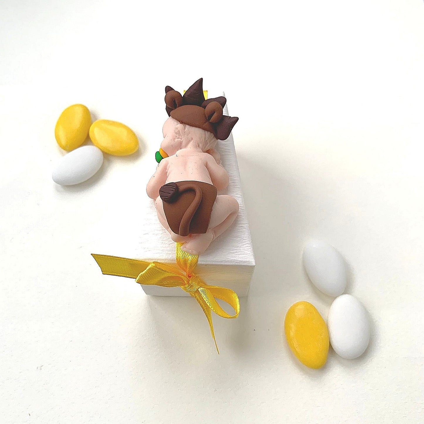Fimo favor for baby lion safari in fimo for birth, baptism, first birthday Lion King Lion sugared almond cake