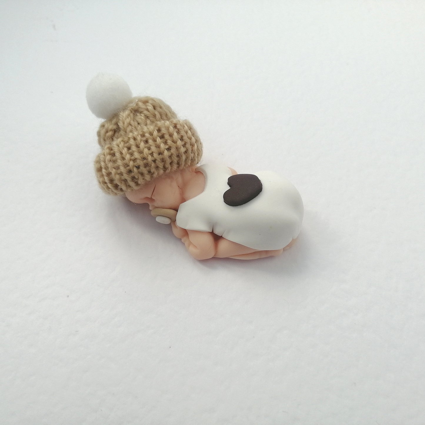 Bomboniera Battesimo Nascita Compleanno Bimbo in fimo con cappello di lana