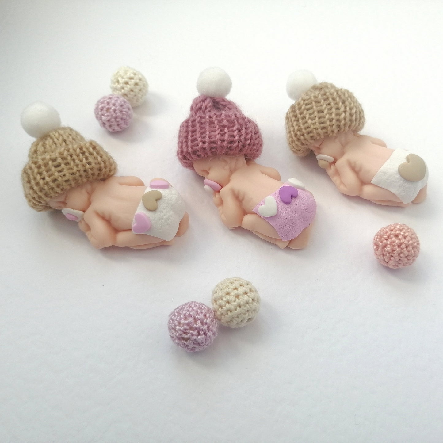 Bomboniera Battesimo Nascita Compleanno Bimba in fimo con pon pon