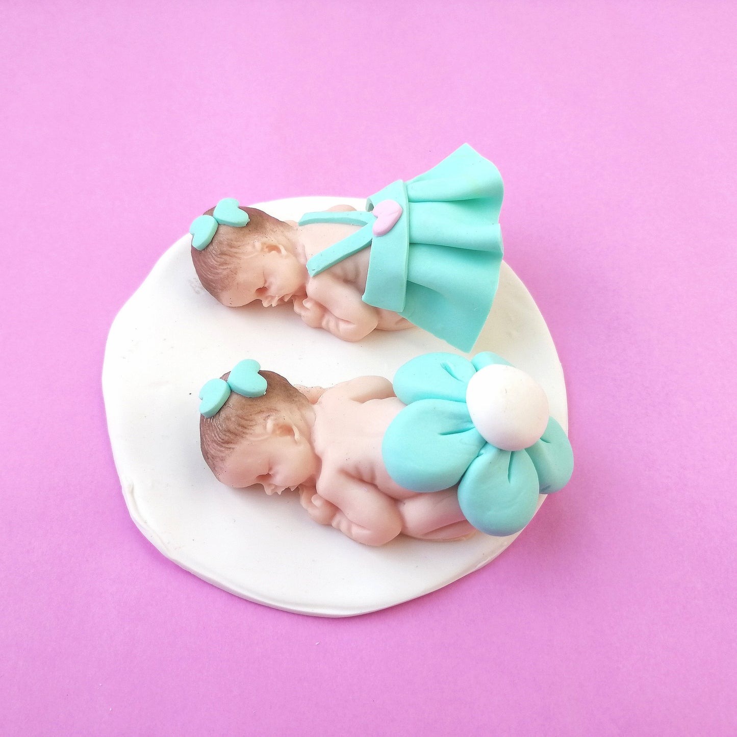 Birth and Baptism favor for colored twin girls in fimo with white base 10cm x 10cm with handmade personalized name