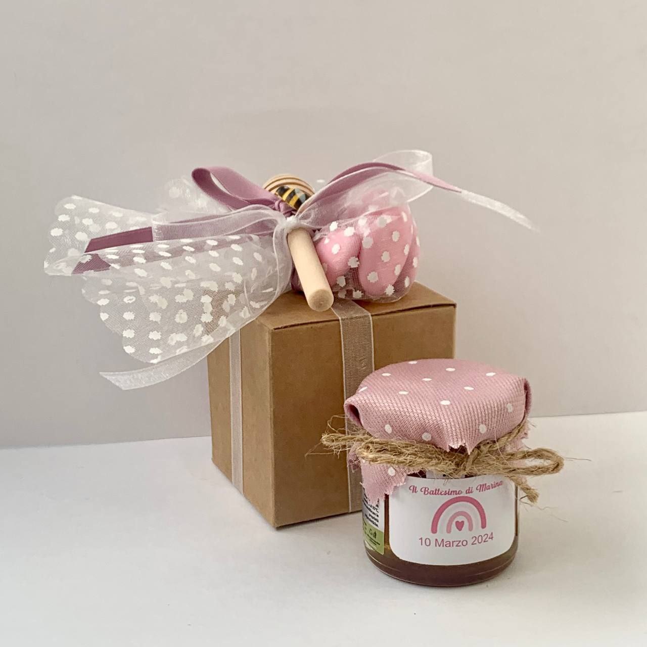 Faveur de baptême pour fille, pot de miel de fleurs sauvages artisanal 50g-140g-250g, étiquette personnalisable