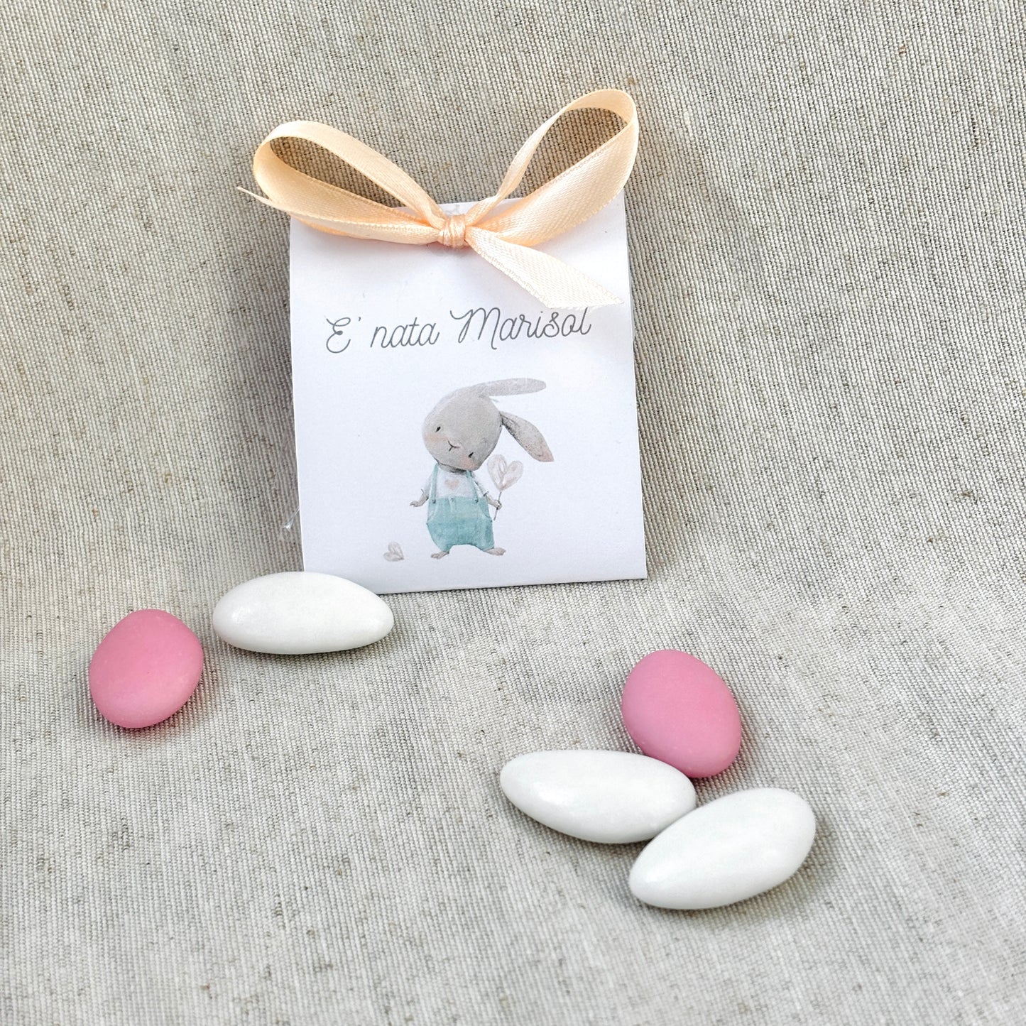 1 pochette à bonbons en tulle avec étiquette bébé personnalisable pour la naissance et le baptême, bonbons bleu clair