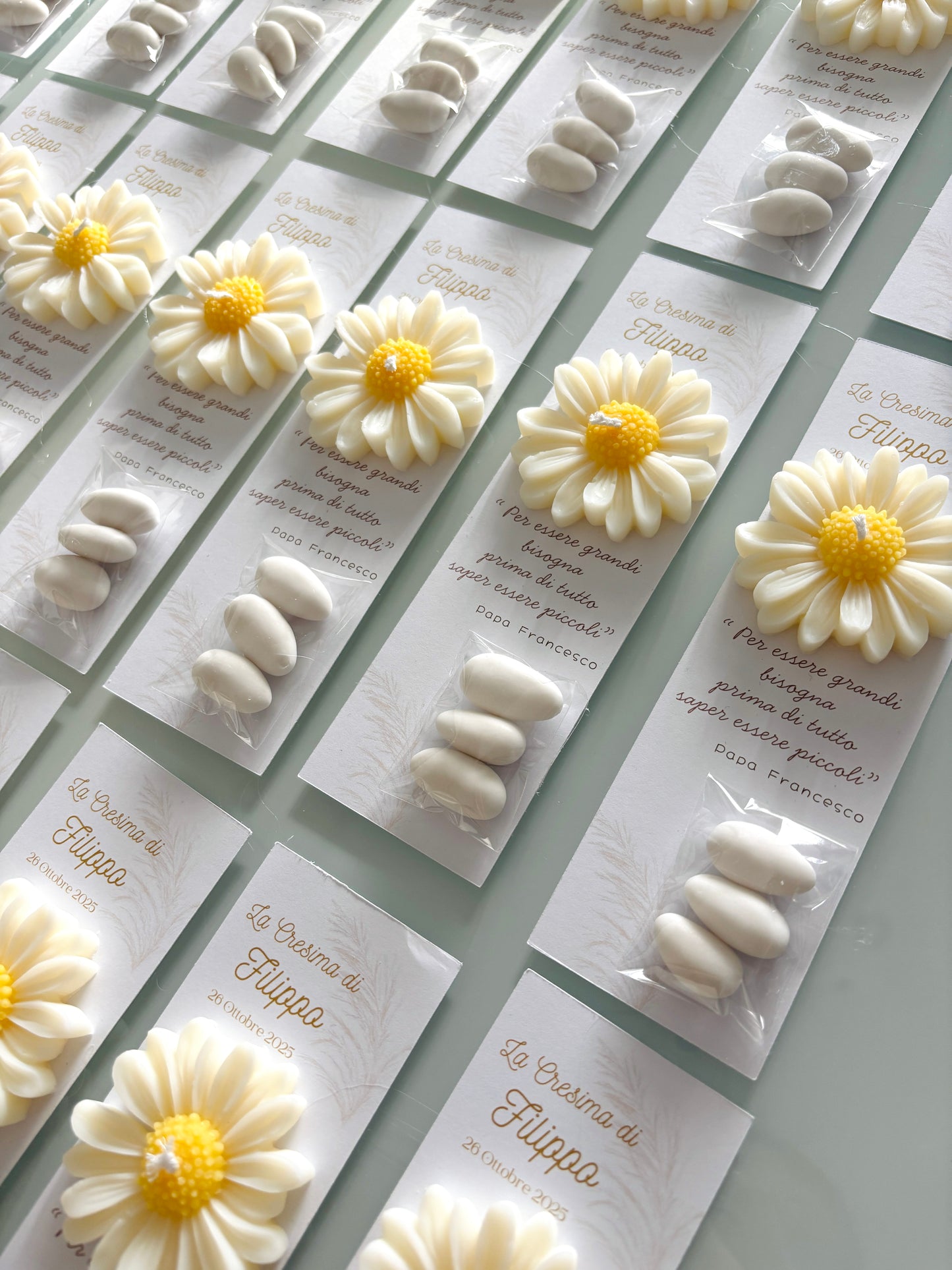 Segnaposto con Candela profumata Margherita o personalizzabile con 3 confetti