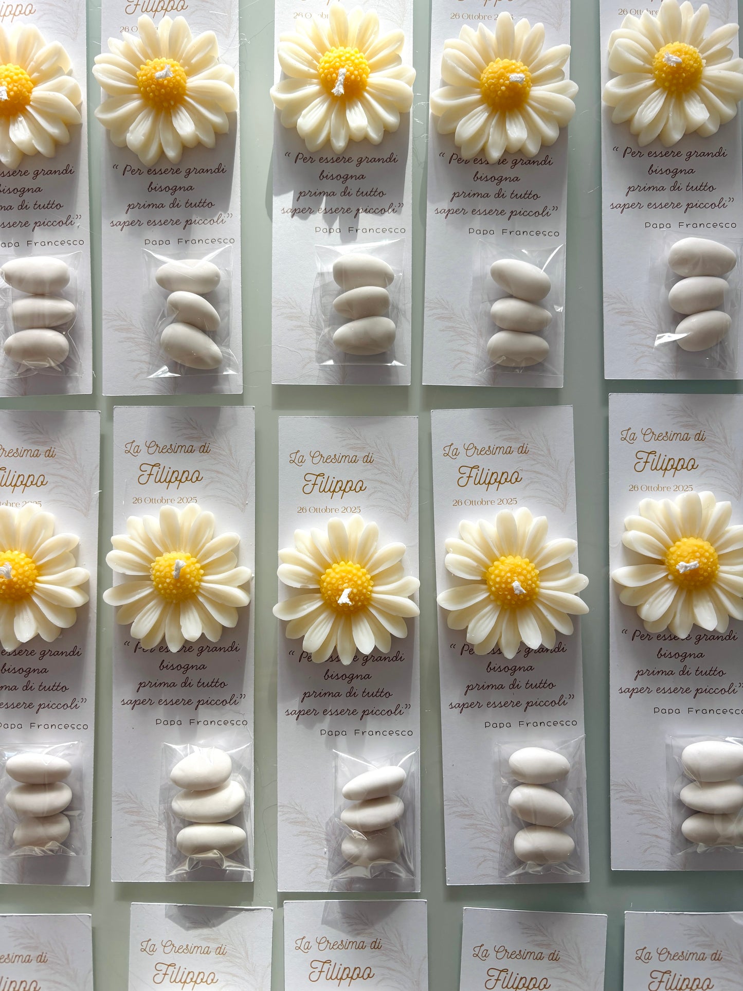 Segnaposto con Candela profumata Margherita o personalizzabile con 3 confetti