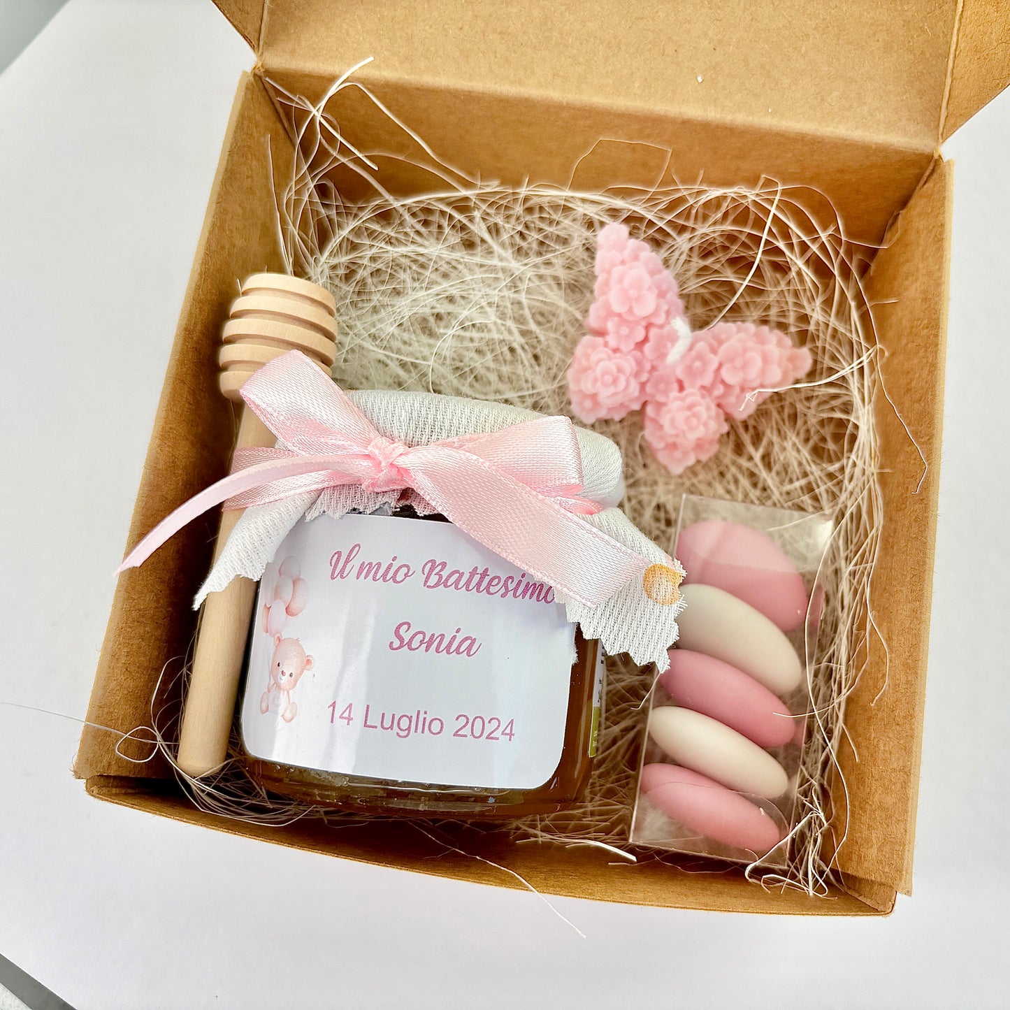 Baptism favor box with 140 gr honey and scented butterfly candle