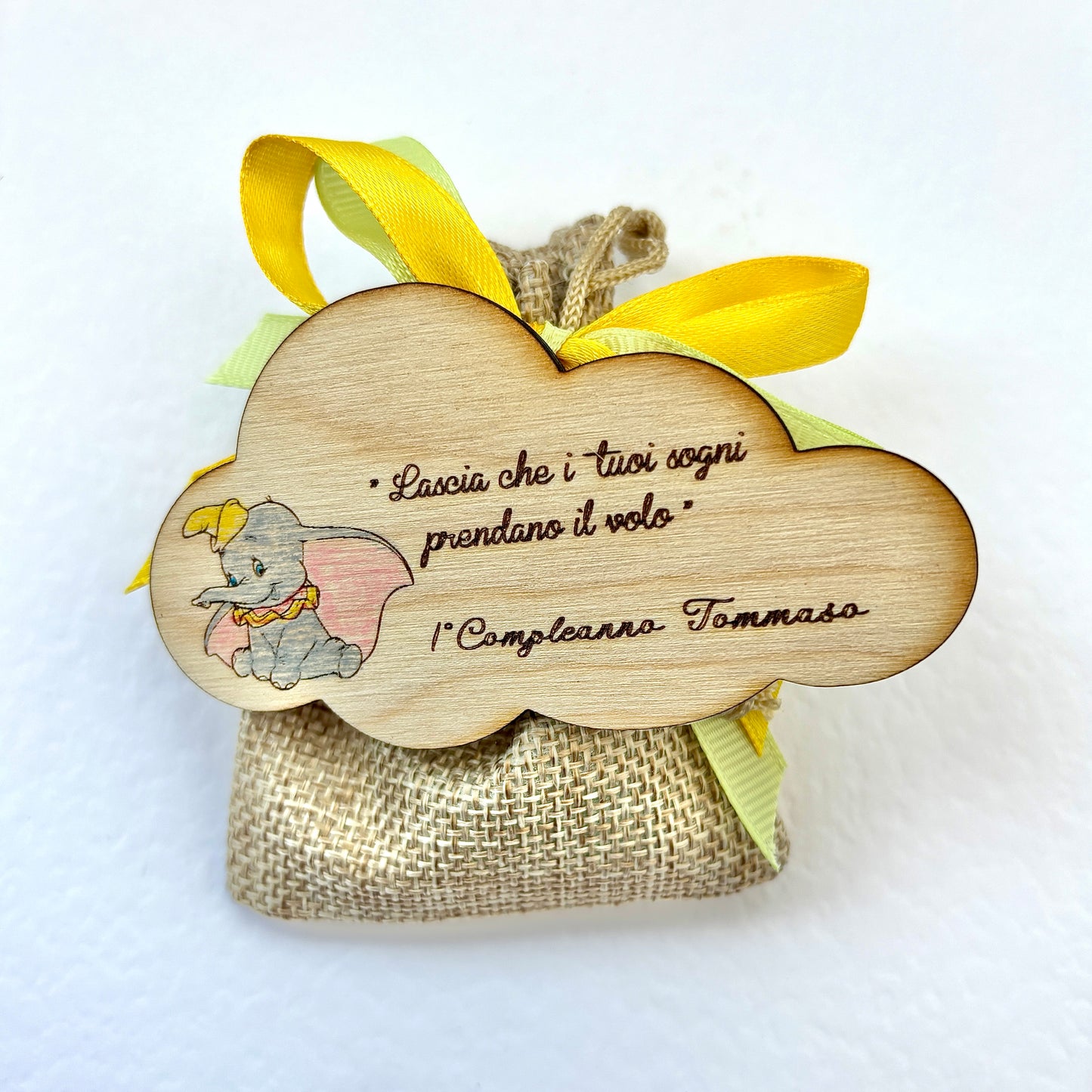 Magnet en bois Dumbo petit éléphant faveur personnalisable pour baptême et naissance sachet de friandises bleu clair jaune vert