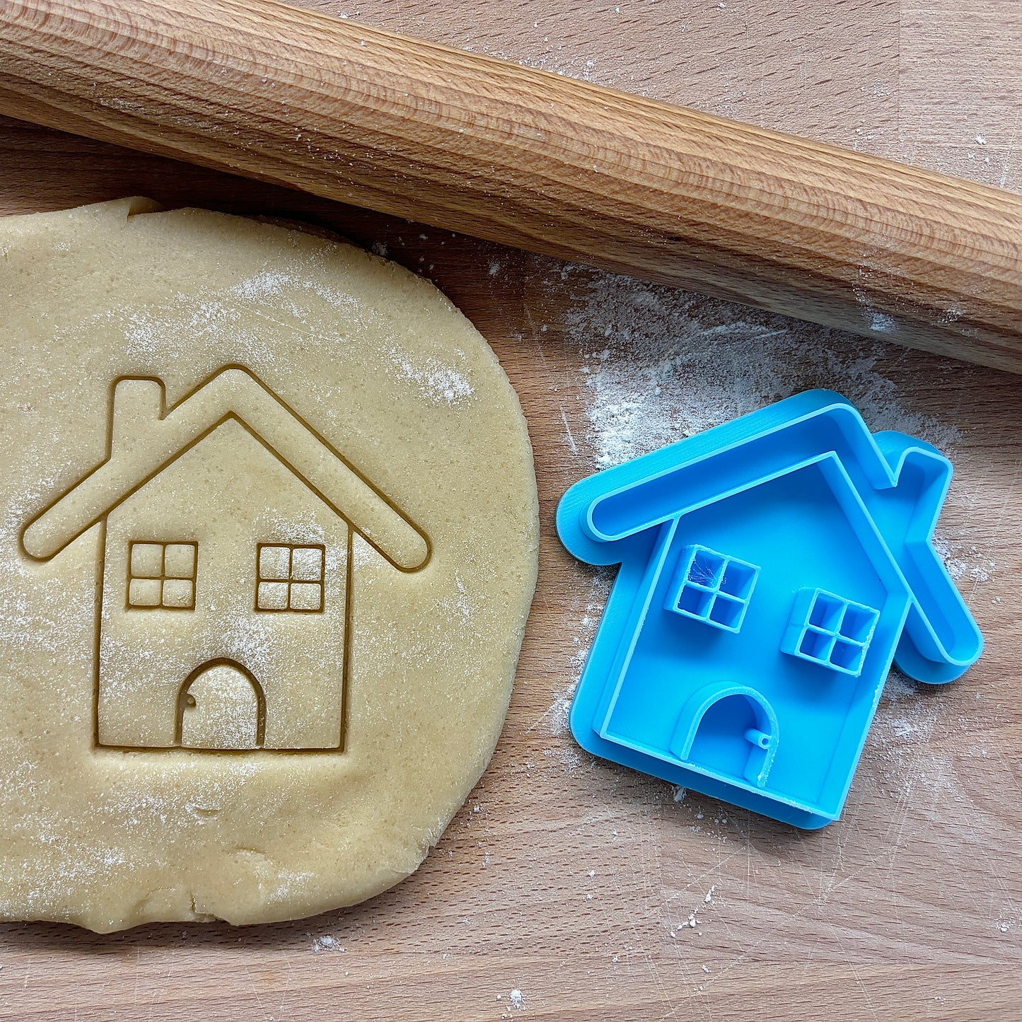 House-shaped cookie cutter