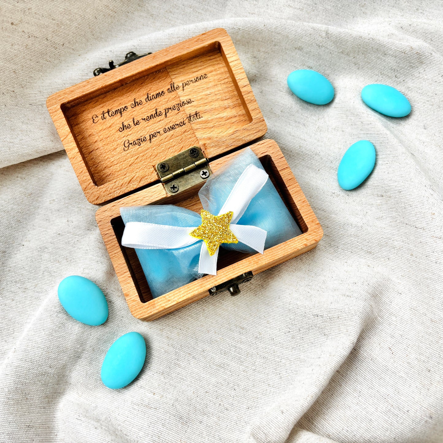 Beech wood confetti holder with Little Prince engraving