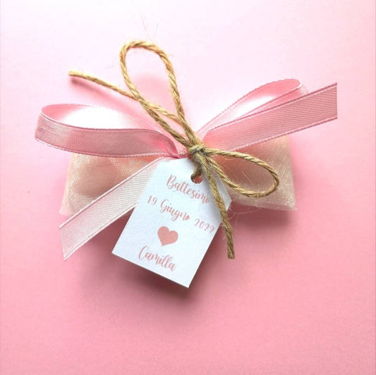 Sachet dragées en tulle avec étiquette personnalisable pour naissance et baptême aux dragées