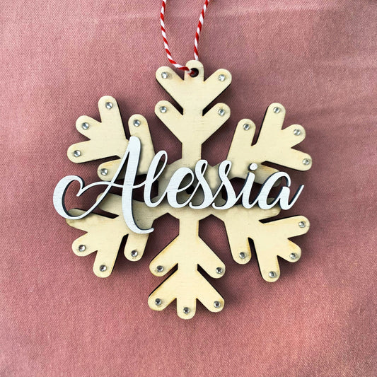 Wooden Snowflake with personalized name Christmas decorations, personalized tree decorations with name of girl/mum/dad