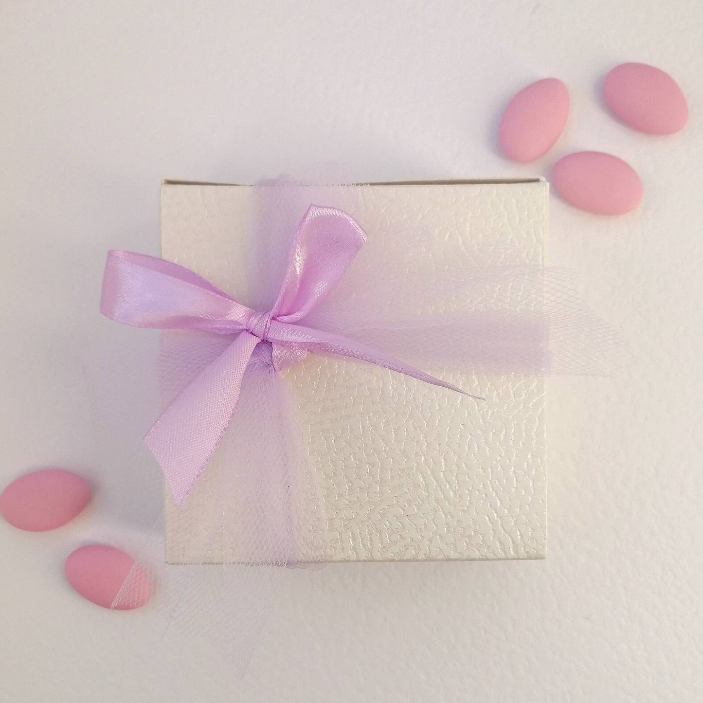 Bonbonnière de naissance et de baptême pour jumelles en fimo avec base rose 10cm x 10cm avec prénom personnalisé fait main