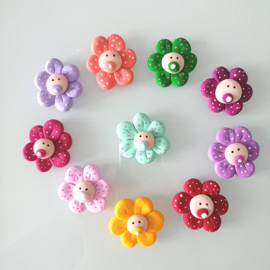 Favoris de naissance et de baptême Fleurs aimantées pour FILLES en FIMO